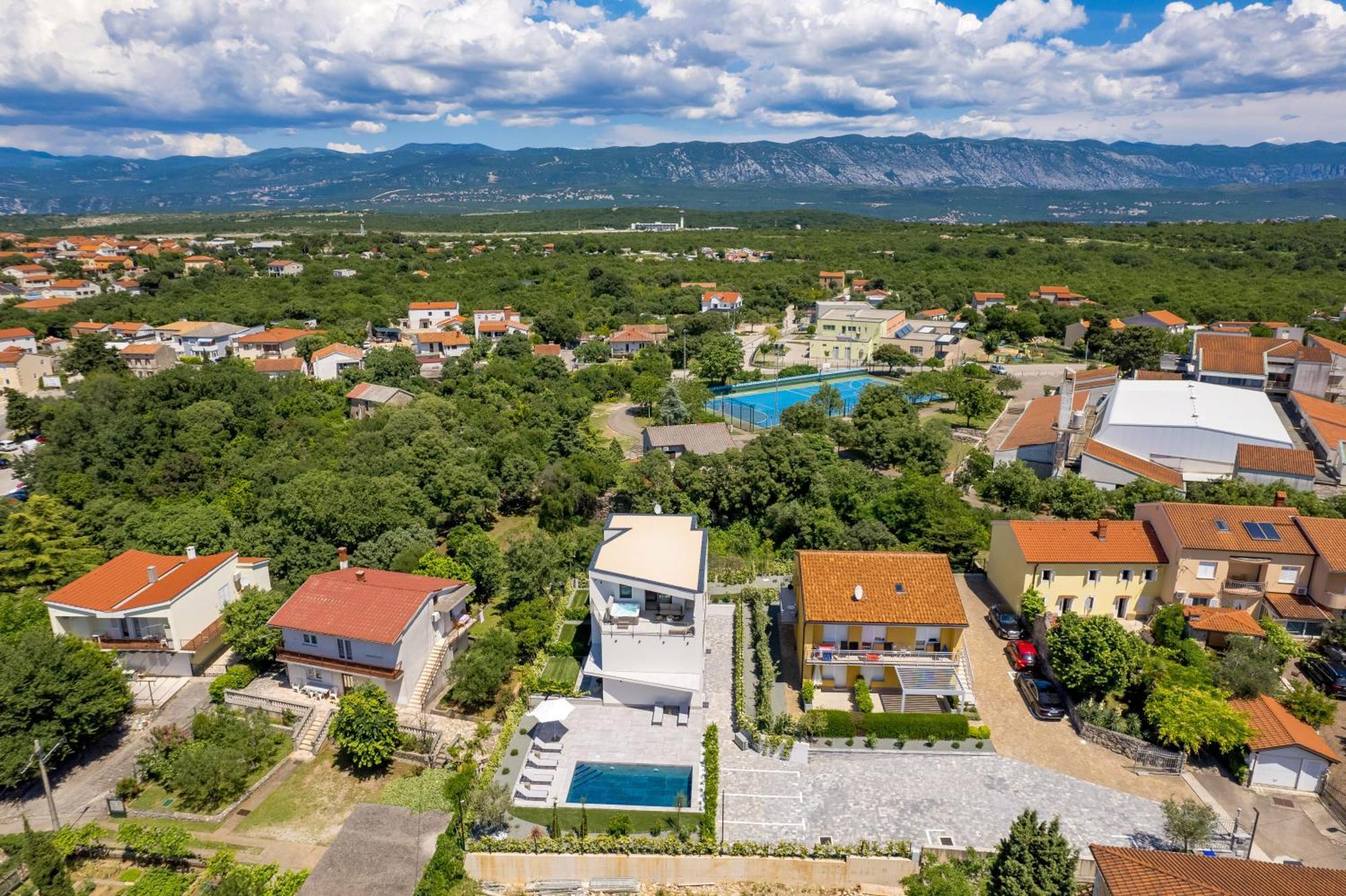 Appartments Adriatic オミサリ エクステリア 写真