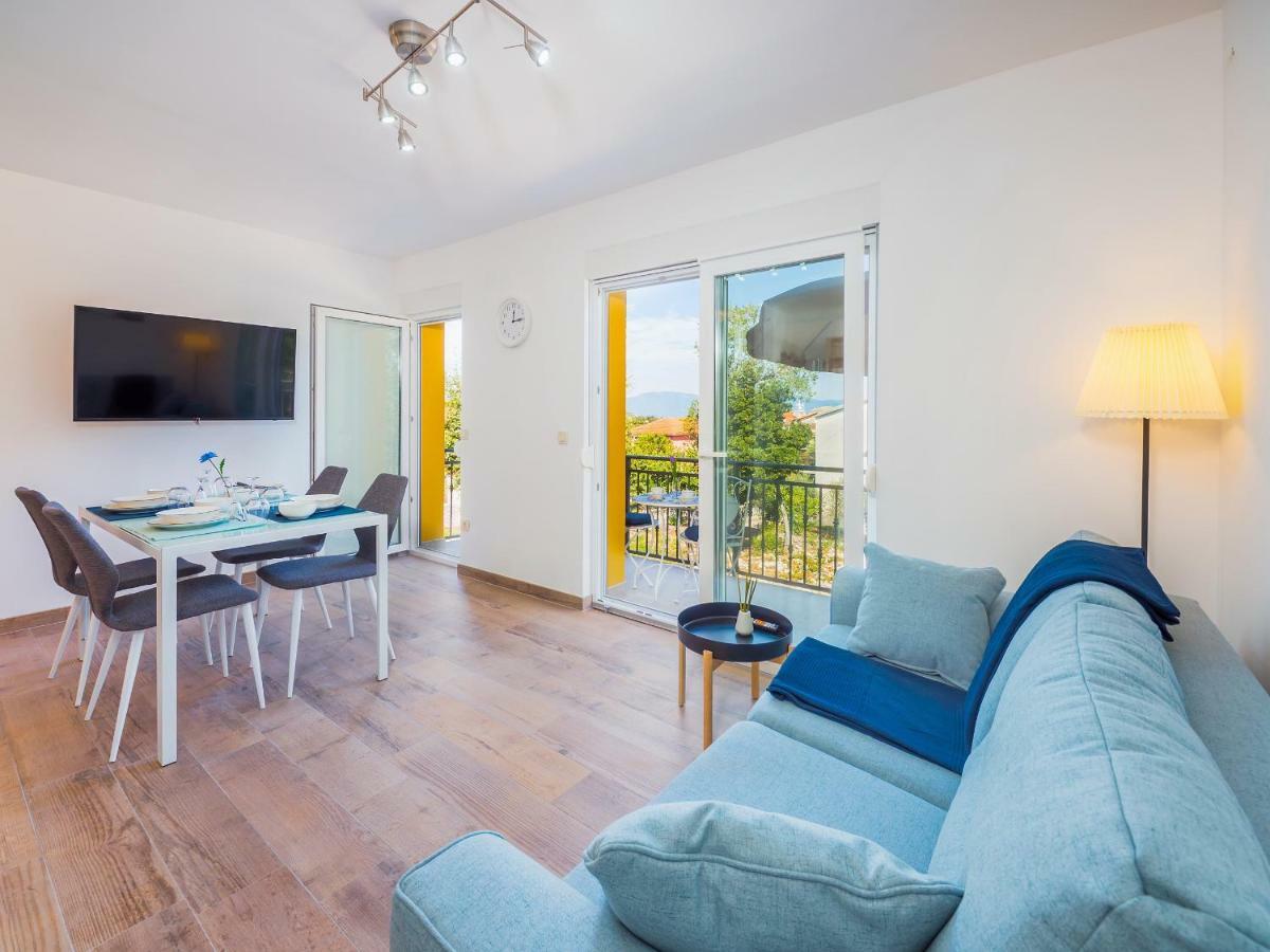 Appartments Adriatic オミサリ エクステリア 写真