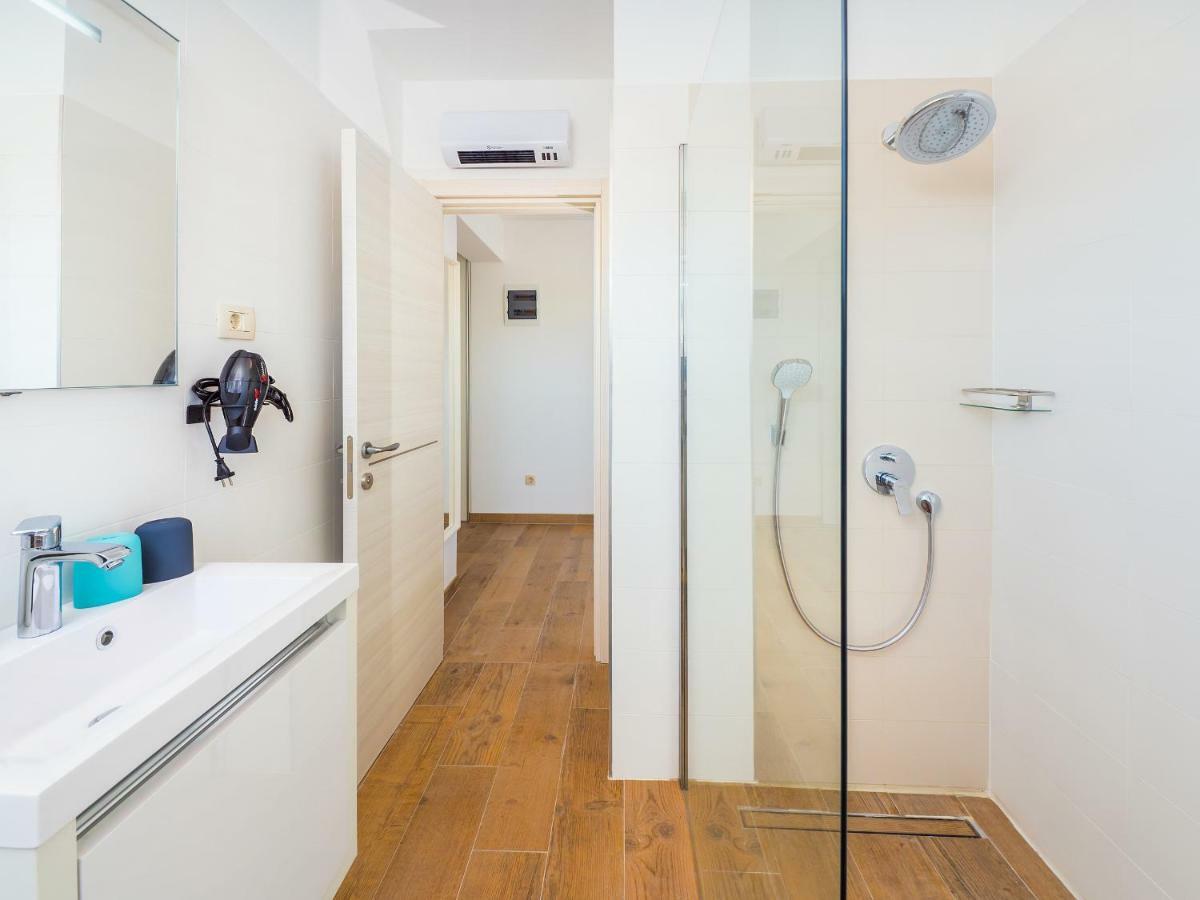 Appartments Adriatic オミサリ エクステリア 写真
