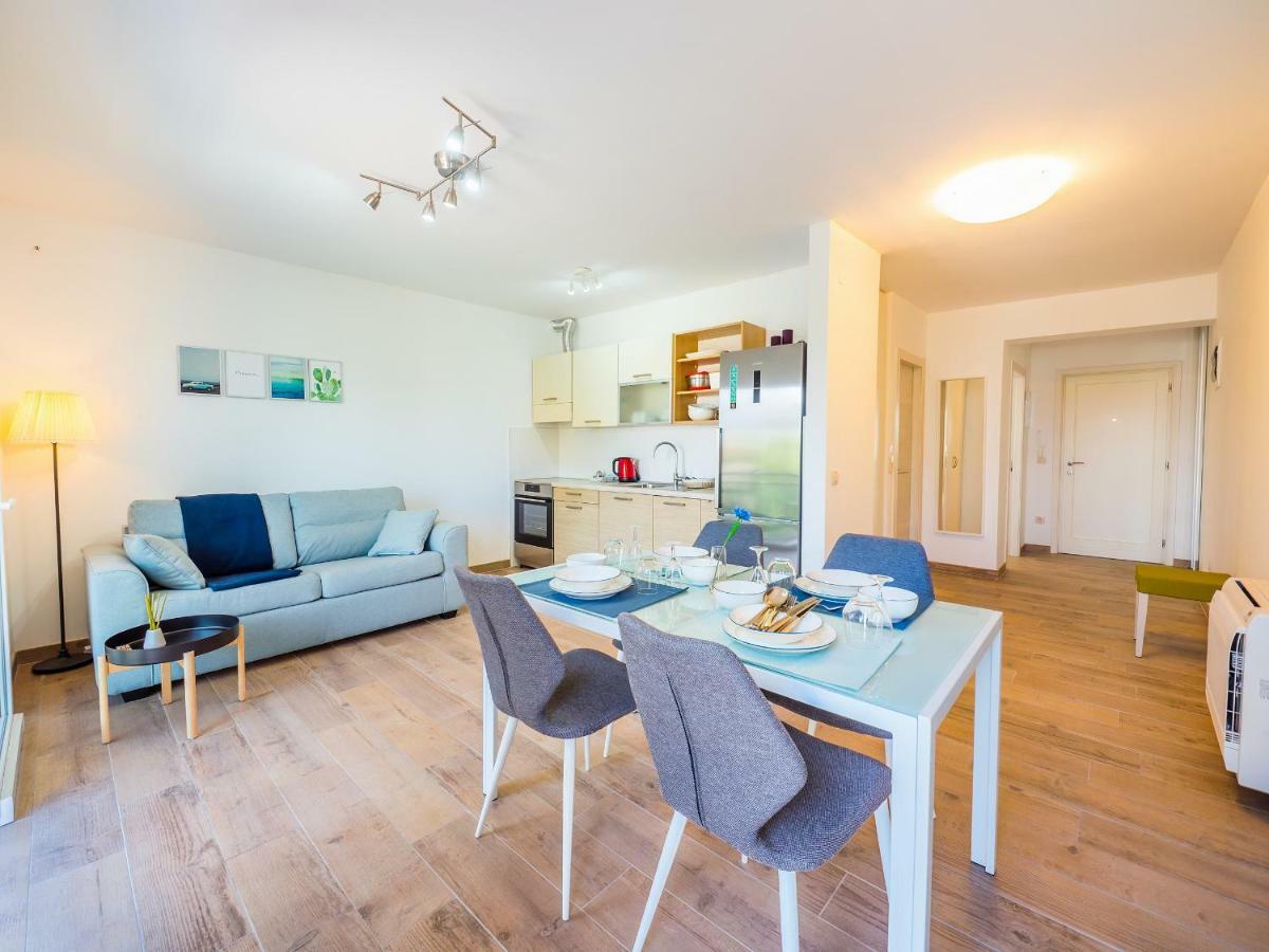 Appartments Adriatic オミサリ エクステリア 写真