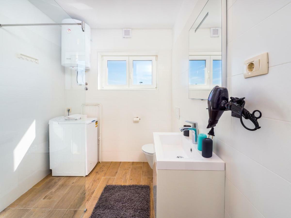 Appartments Adriatic オミサリ エクステリア 写真