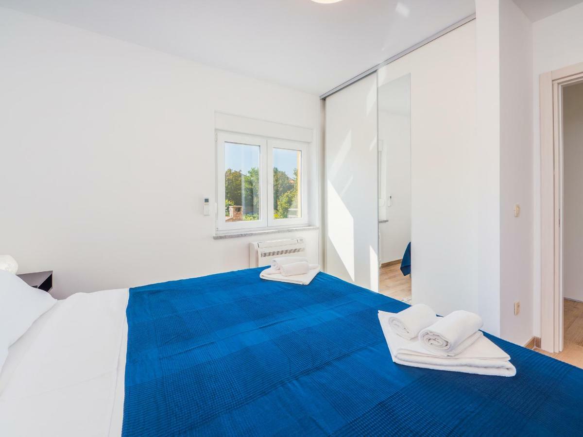 Appartments Adriatic オミサリ エクステリア 写真